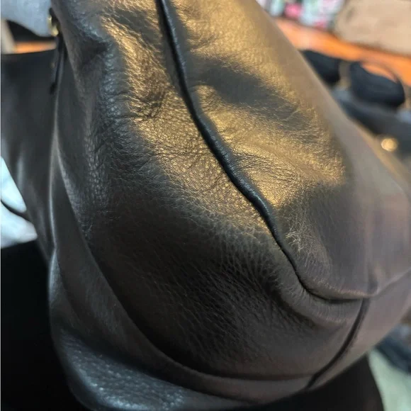 Coach SoHo G1380-F24686 Black Pebbled Leather 3-Compartment Hobo Bag in EUC - Picture 10 of 16